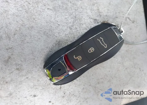 2013 Porsche Cayenne Gts z USA, uszkodzony, nr VIN WP1AD2A24DLA71306